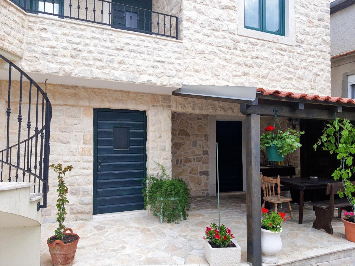 Holiday Home Jakov 比比涅 外观 照片