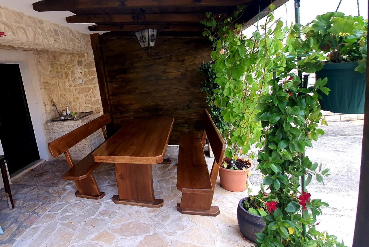 Holiday Home Jakov 比比涅 外观 照片